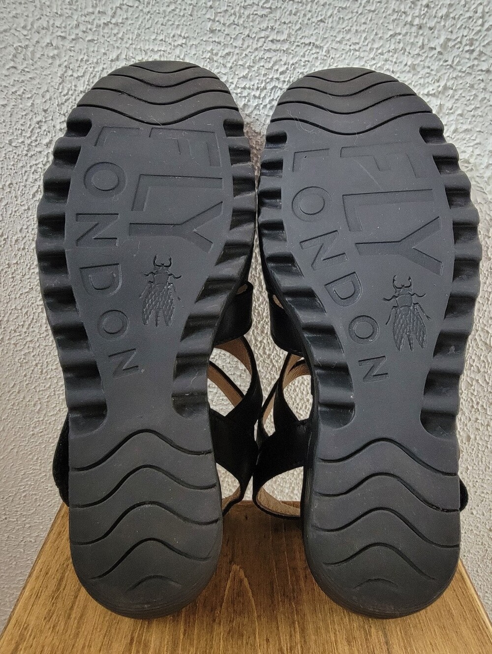 Fly London Sandals 41/US 10 Platform Wedge Heels Black Leather, Portugal - READ - Picture 13 of 14